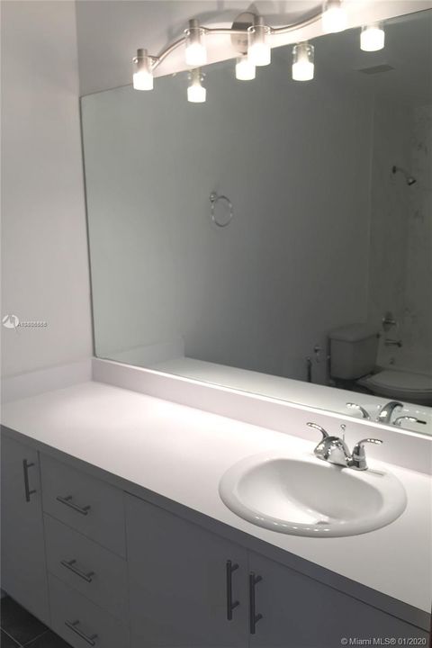 Vendido Recientemente: $325,000 (3 camas, 2 baños, 1330 Pies cuadrados)