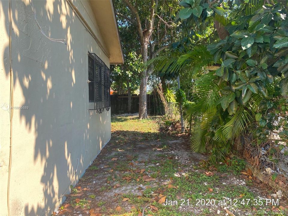 Recently Sold: $191,000 (5 beds, 3 baths, 1958 Square Feet)