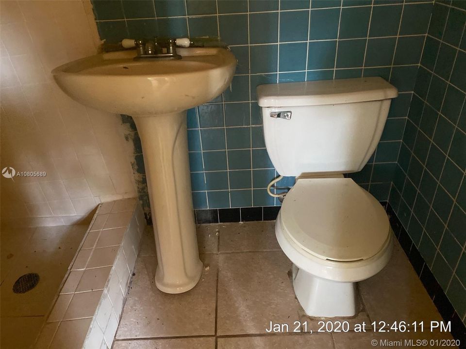 Recently Sold: $191,000 (5 beds, 3 baths, 1958 Square Feet)