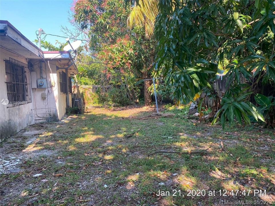 Recently Sold: $191,000 (5 beds, 3 baths, 1958 Square Feet)