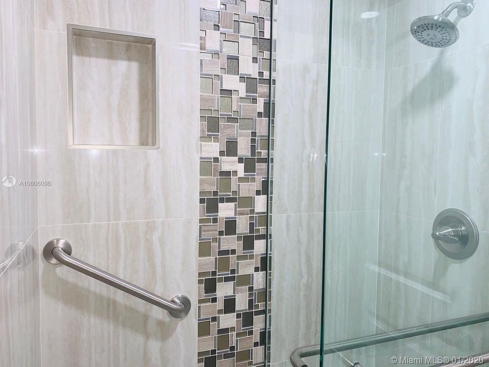 Недавно продано: $220,000 (2 спален, 2 ванн, 1042 Квадратных фут)