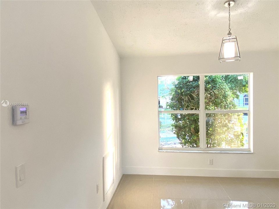 Vendido Recientemente: $410,000 (3 camas, 2 baños, 1721 Pies cuadrados)