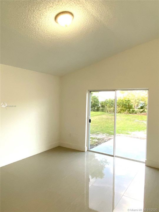Vendido Recientemente: $410,000 (3 camas, 2 baños, 1721 Pies cuadrados)