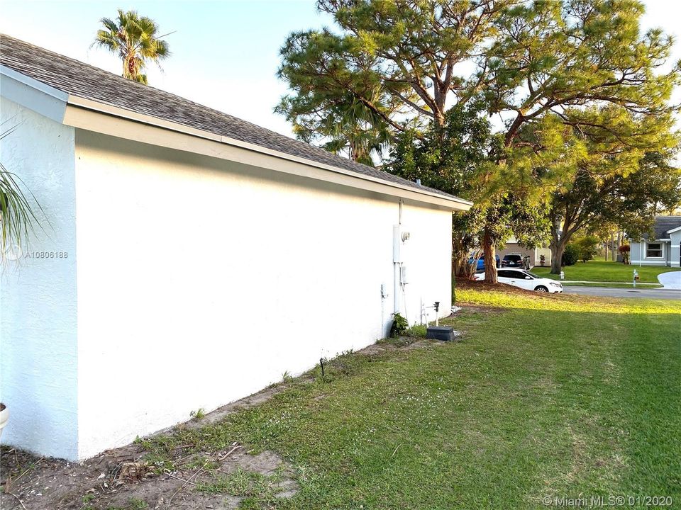 Vendido Recientemente: $410,000 (3 camas, 2 baños, 1721 Pies cuadrados)