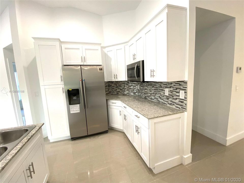 Vendido Recientemente: $410,000 (3 camas, 2 baños, 1721 Pies cuadrados)