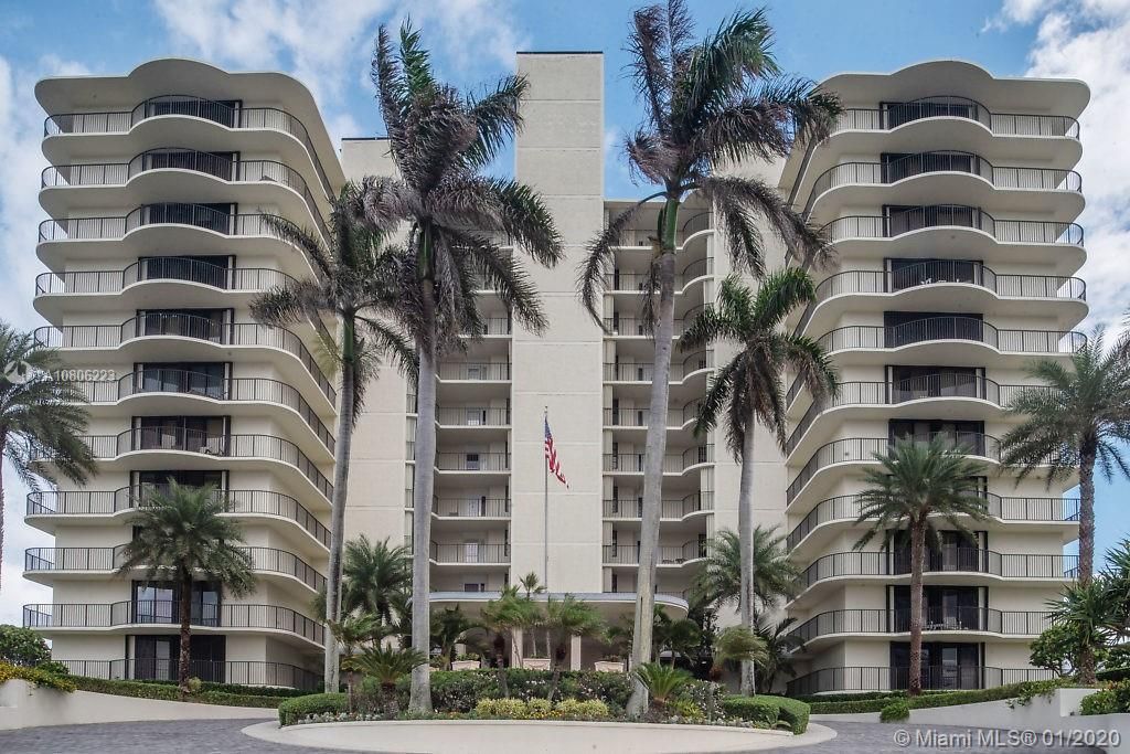 Recently Sold: $1,595,000 (3 beds, 2 baths, 2100 Square Feet)