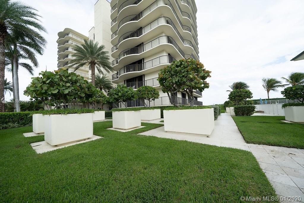 Recently Sold: $1,595,000 (3 beds, 2 baths, 2100 Square Feet)