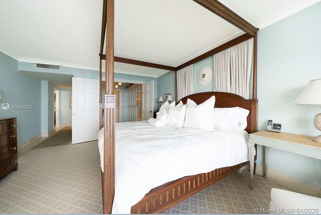 Recently Sold: $1,595,000 (3 beds, 2 baths, 2100 Square Feet)