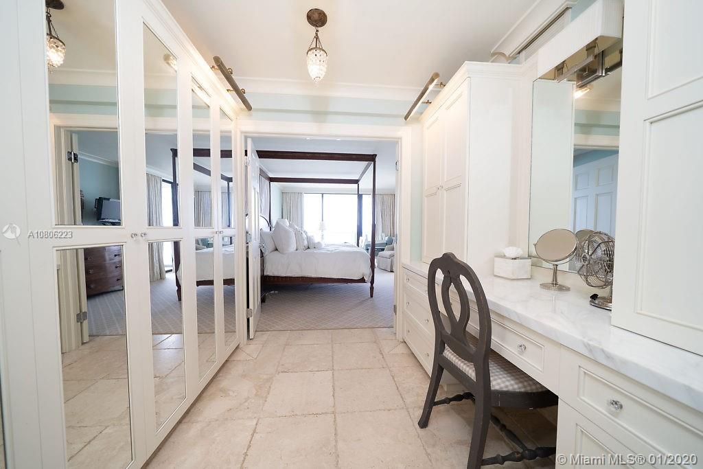 Recently Sold: $1,595,000 (3 beds, 2 baths, 2100 Square Feet)