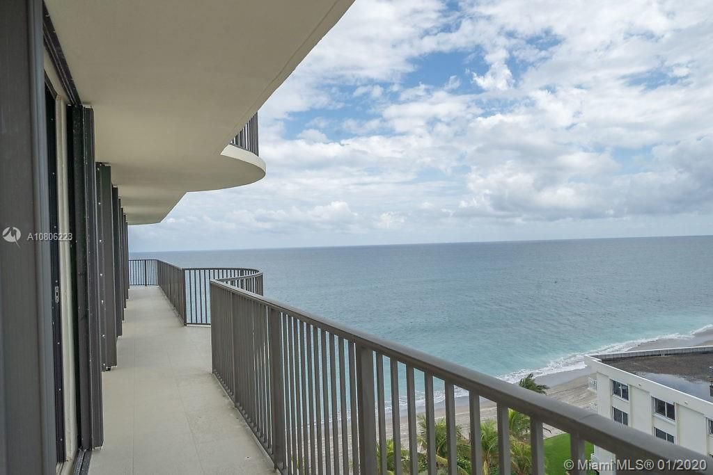 Recently Sold: $1,595,000 (3 beds, 2 baths, 2100 Square Feet)