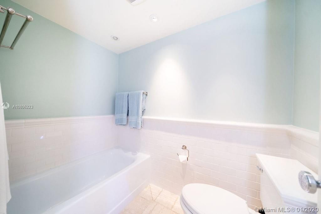 Recently Sold: $1,595,000 (3 beds, 2 baths, 2100 Square Feet)