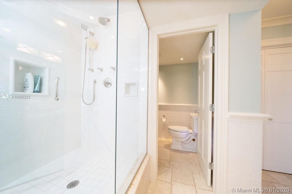 Recently Sold: $1,595,000 (3 beds, 2 baths, 2100 Square Feet)