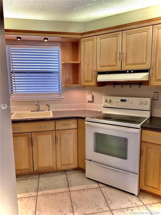 Recently Sold: $107,000 (1 beds, 1 baths, 800 Square Feet)