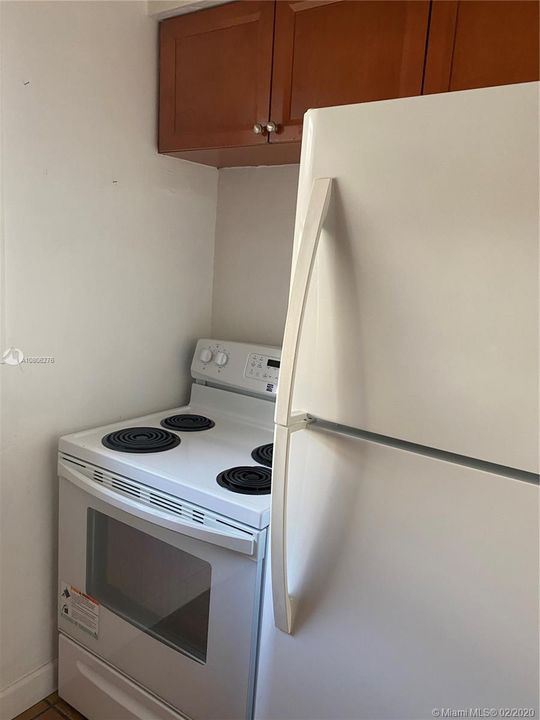 Недавно продано: $140,000 (1 спален, 1 ванн, 570 Квадратных фут)