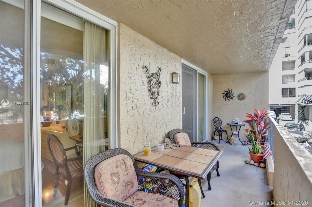 Vendido Recientemente: $250,000 (1 camas, 1 baños, 824 Pies cuadrados)