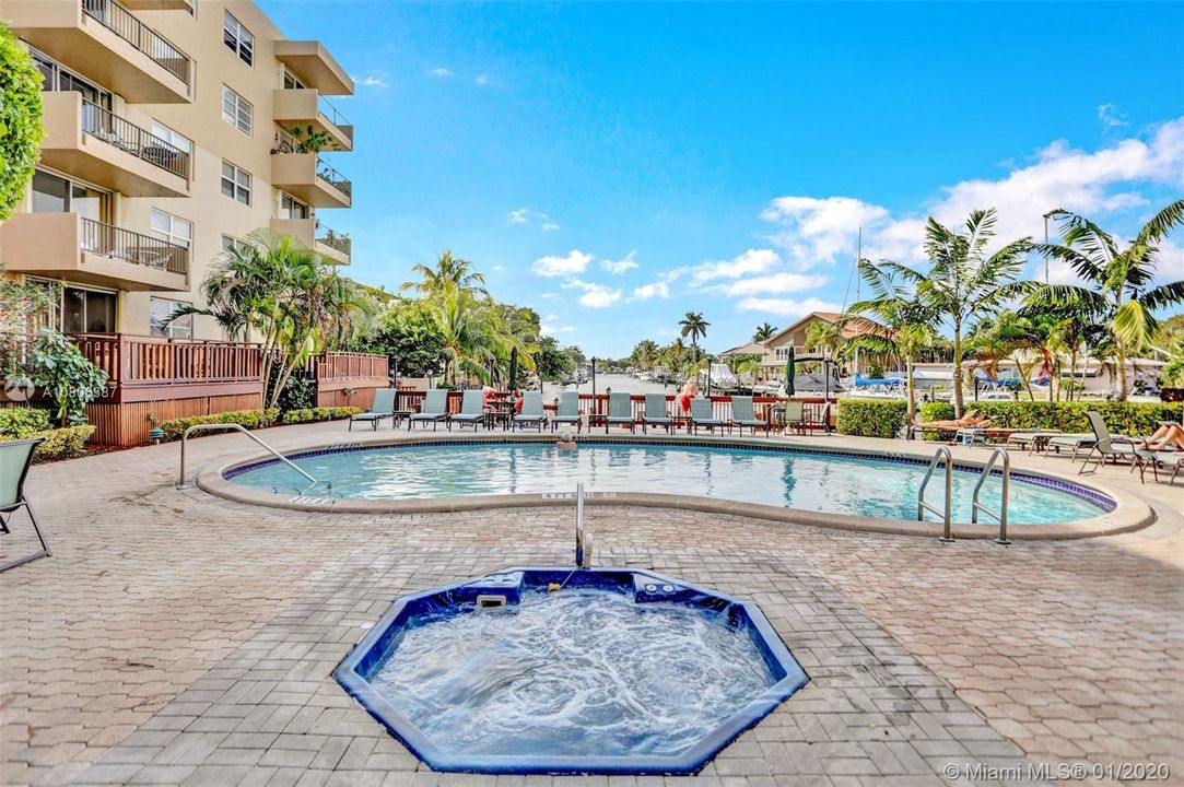 Vendido Recientemente: $250,000 (1 camas, 1 baños, 824 Pies cuadrados)