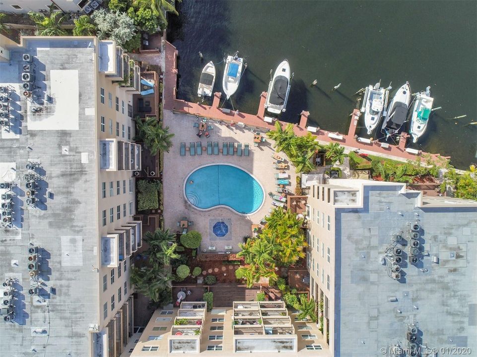 Vendido Recientemente: $250,000 (1 camas, 1 baños, 824 Pies cuadrados)