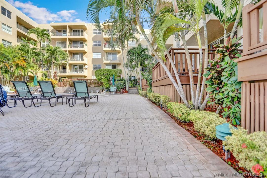 Vendido Recientemente: $250,000 (1 camas, 1 baños, 824 Pies cuadrados)