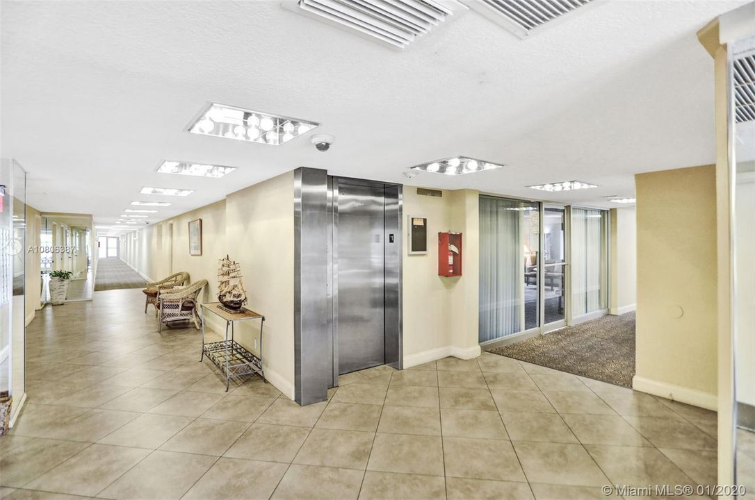 Vendido Recientemente: $250,000 (1 camas, 1 baños, 824 Pies cuadrados)