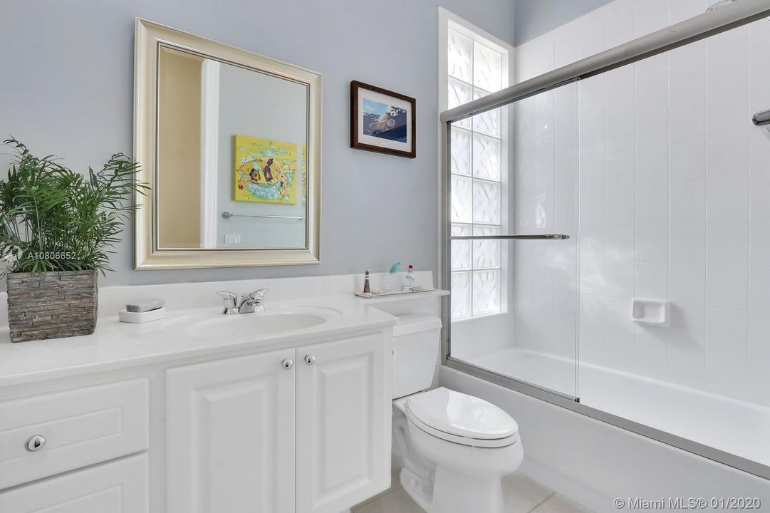 Recently Sold: $695,000 (4 beds, 3 baths, 2493 Square Feet)