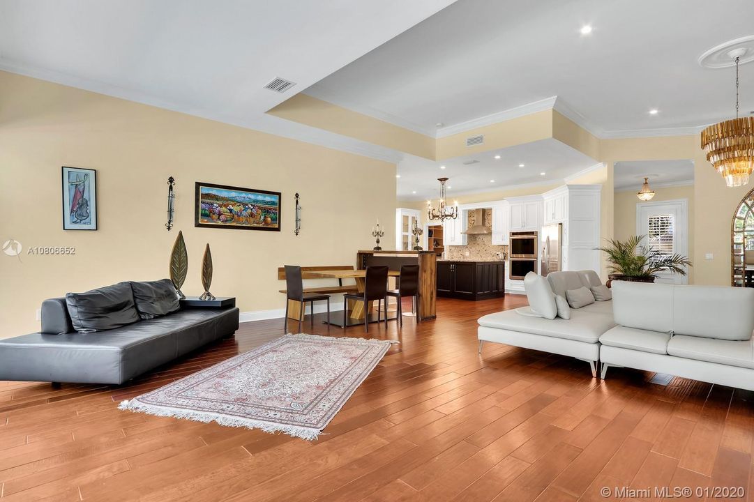 Recently Sold: $695,000 (4 beds, 3 baths, 2493 Square Feet)