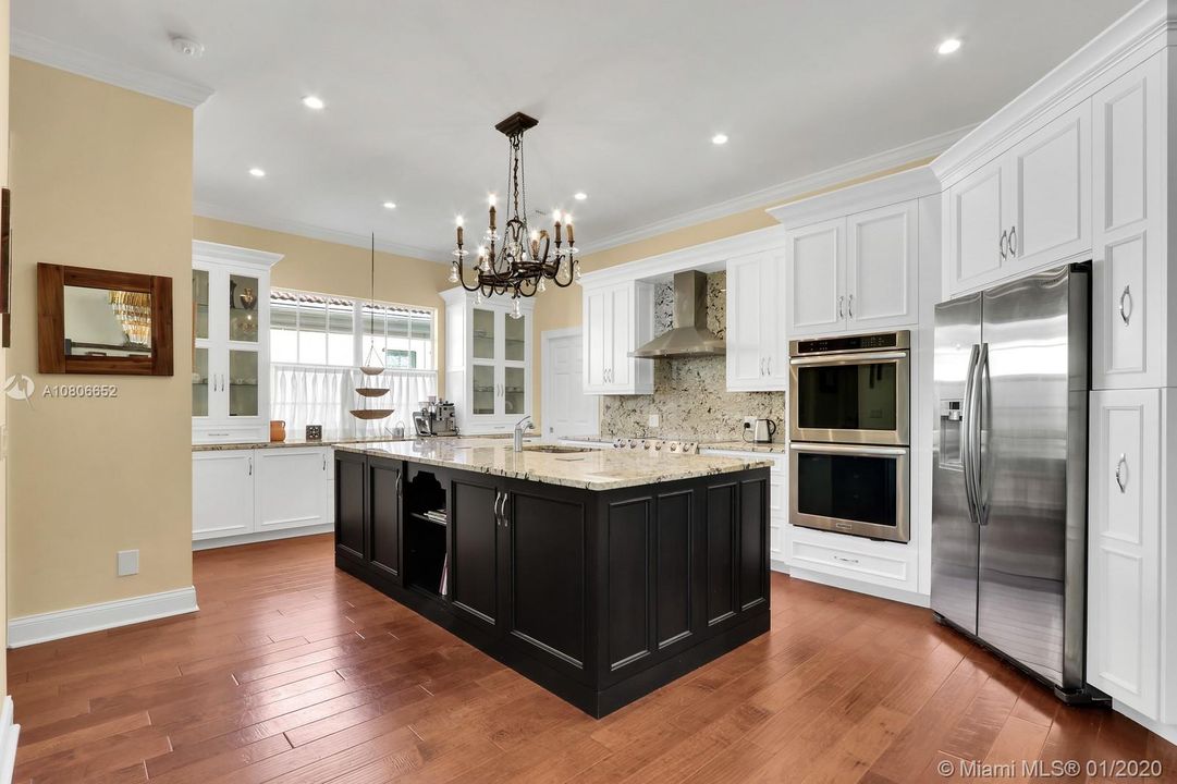 Recently Sold: $695,000 (4 beds, 3 baths, 2493 Square Feet)