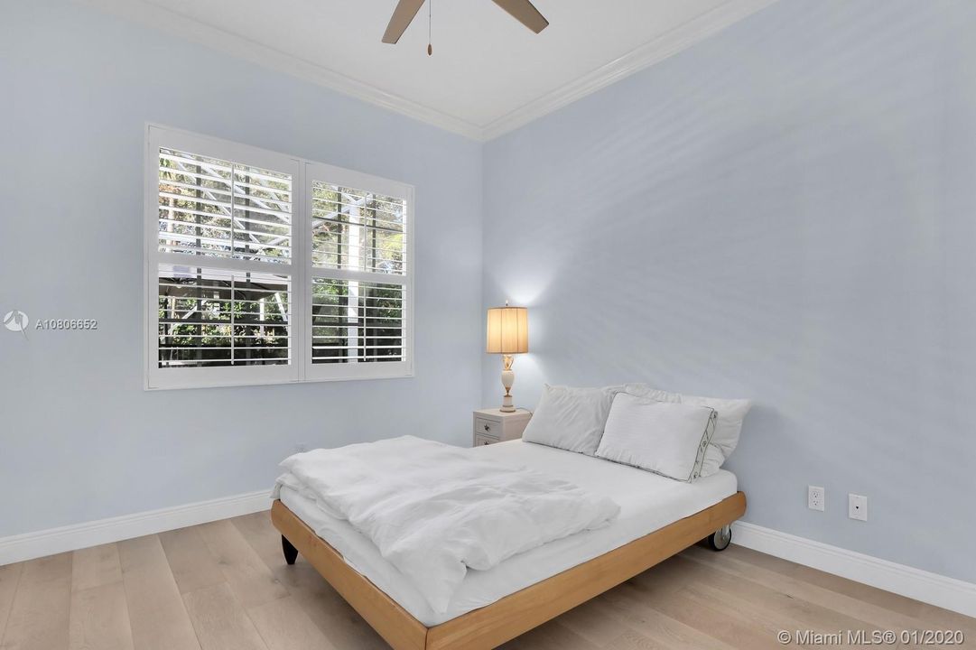 Recently Sold: $695,000 (4 beds, 3 baths, 2493 Square Feet)