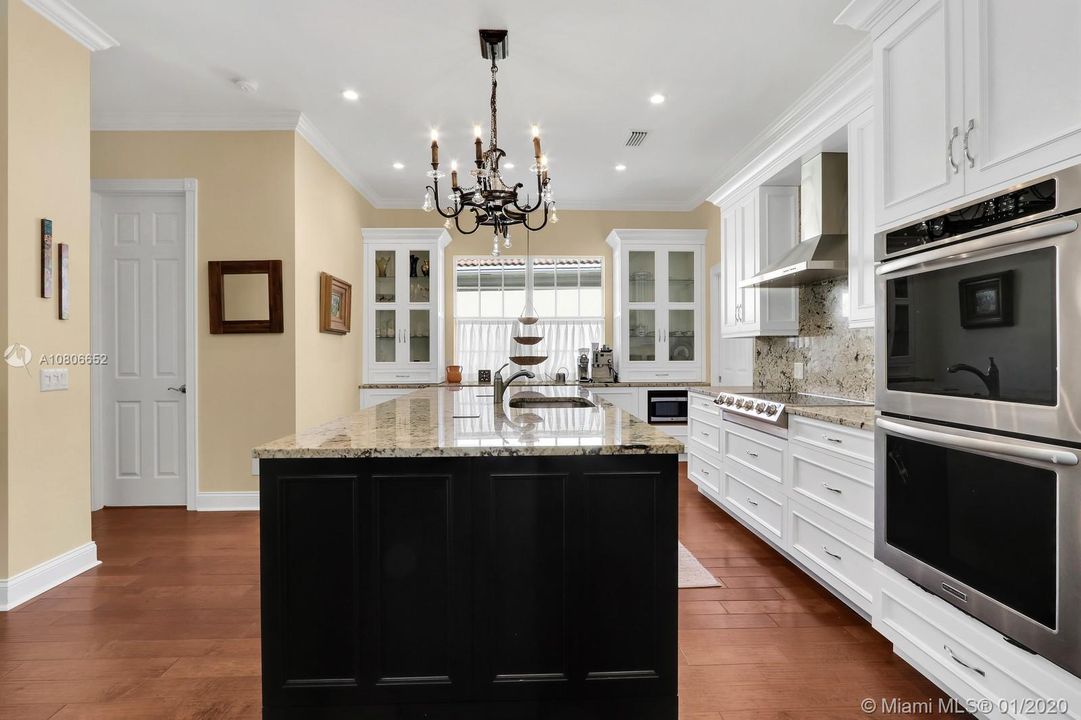 Recently Sold: $695,000 (4 beds, 3 baths, 2493 Square Feet)