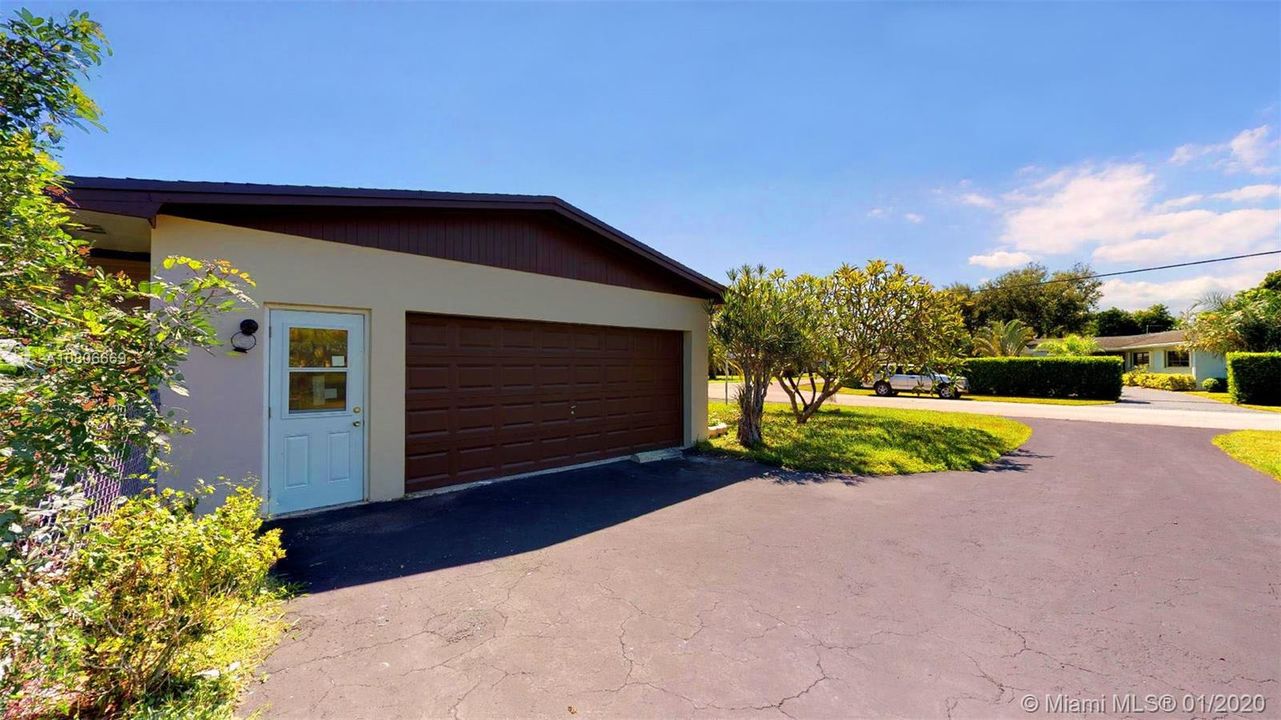 Recently Sold: $497,900 (3 beds, 2 baths, 1688 Square Feet)