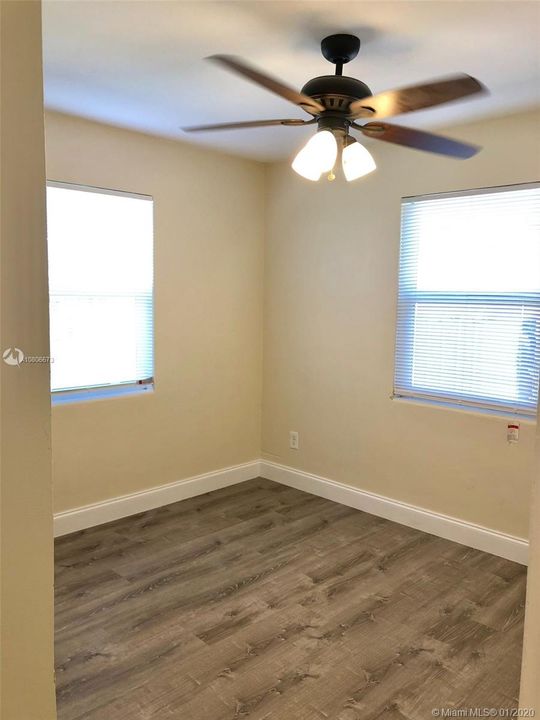 Recently Rented: $1,400 (3 beds, 2 baths, 1033 Square Feet)