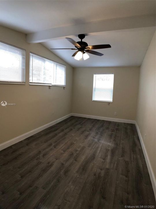 Recently Rented: $1,400 (3 beds, 2 baths, 1033 Square Feet)