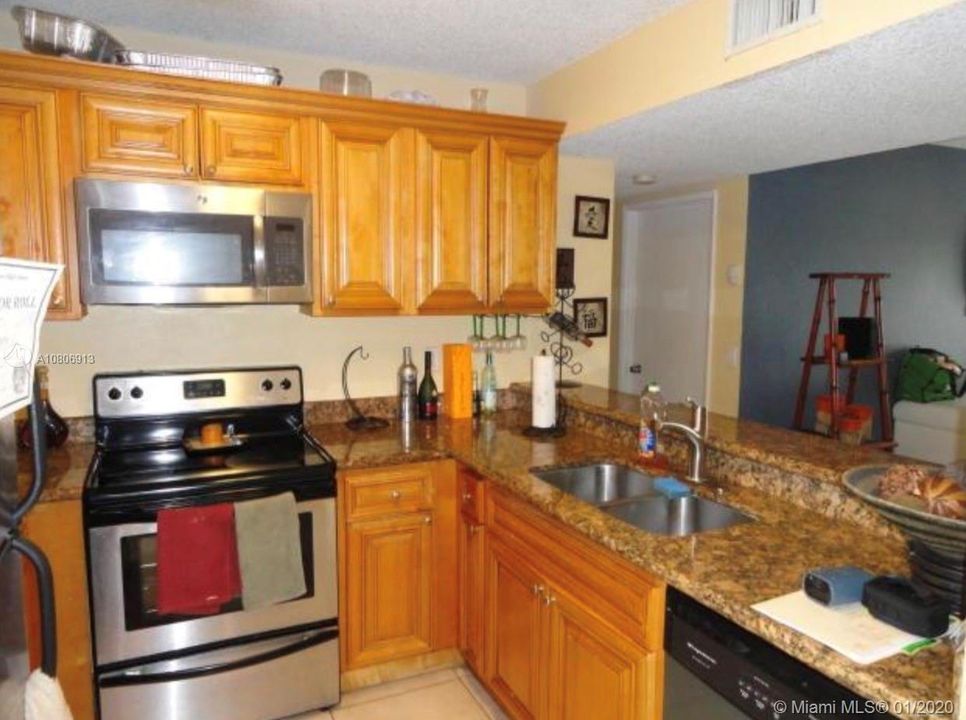 Recently Sold: $135,000 (3 beds, 2 baths, 1156 Square Feet)