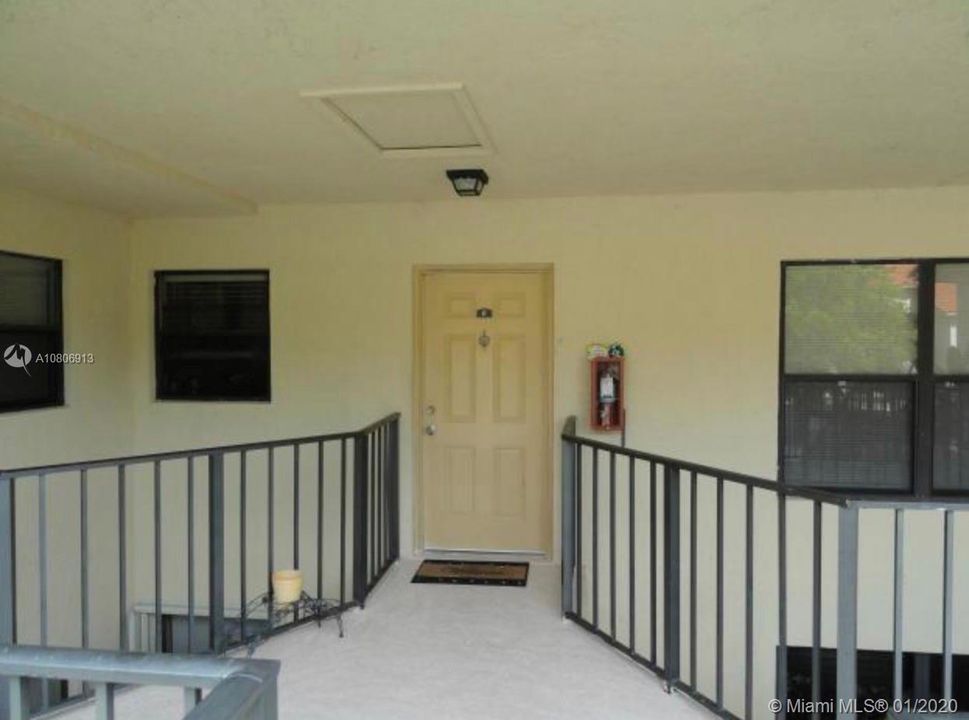 Recently Sold: $135,000 (3 beds, 2 baths, 1156 Square Feet)