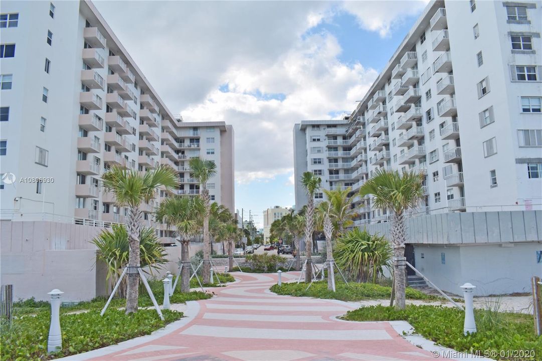Recently Sold: $365,000 (1 beds, 1 baths, 655 Square Feet)