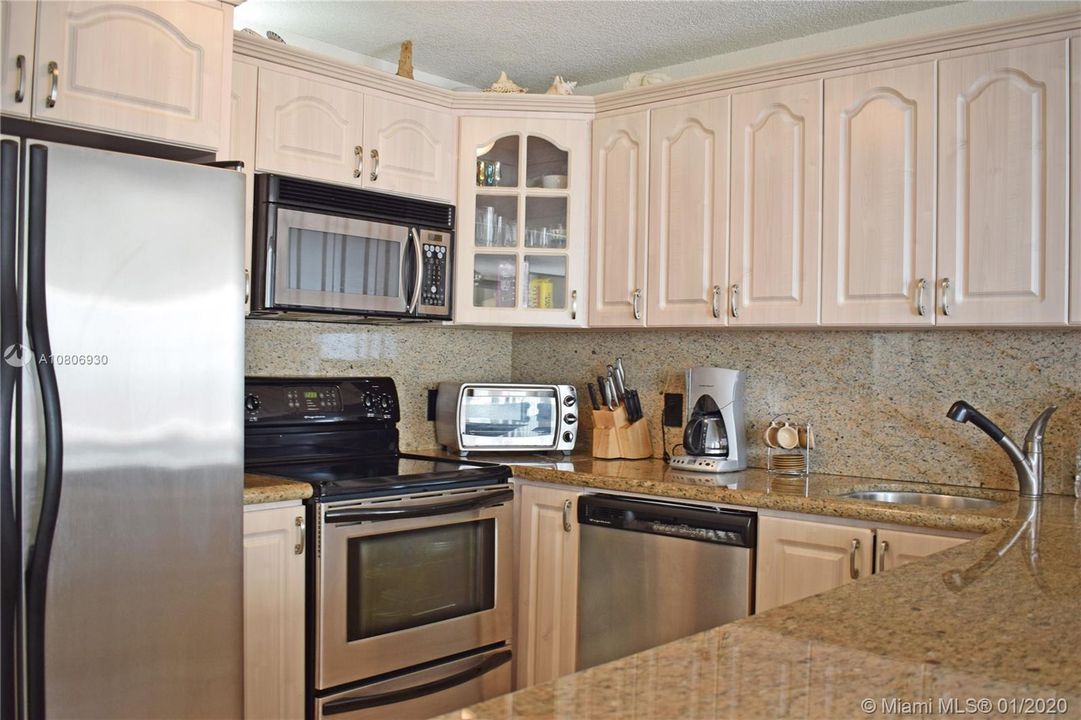 Recently Sold: $365,000 (1 beds, 1 baths, 655 Square Feet)