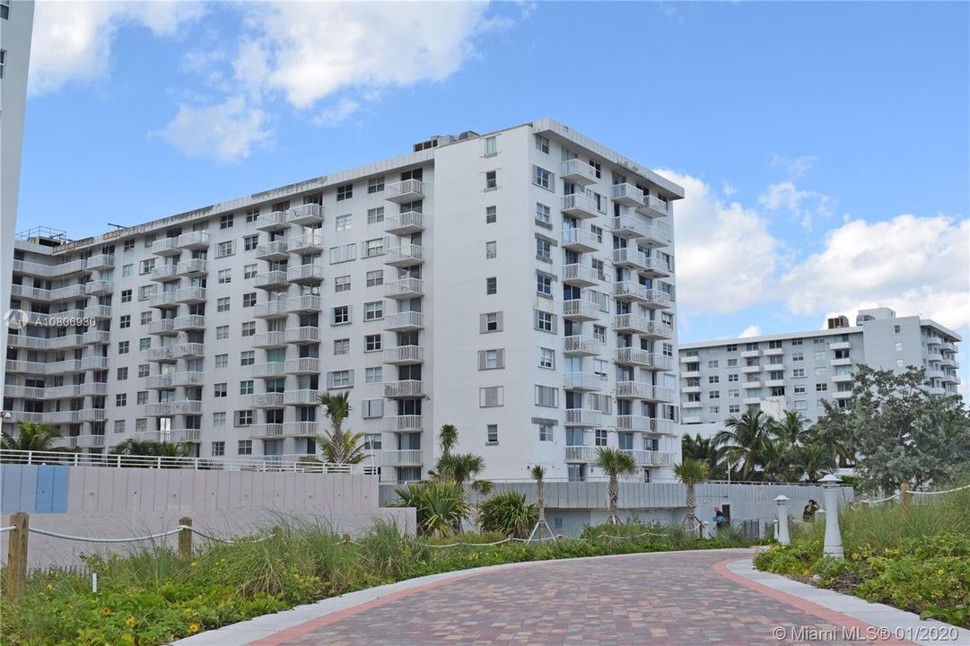 Recently Sold: $365,000 (1 beds, 1 baths, 655 Square Feet)