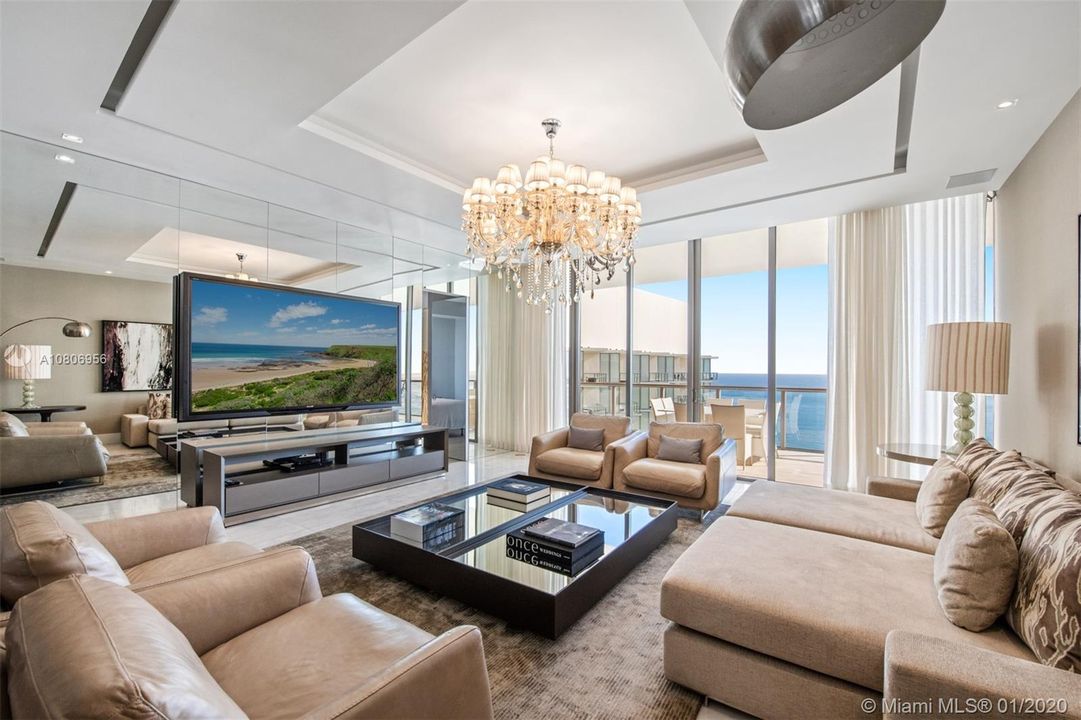 Recently Rented: $82,500 (5 beds, 7 baths, 6261 Square Feet)