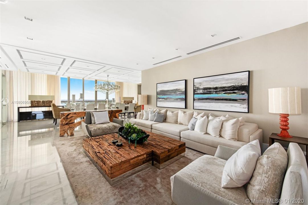 Recently Rented: $82,500 (5 beds, 7 baths, 6261 Square Feet)
