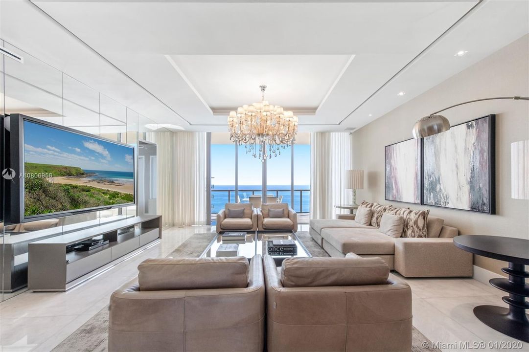 Recently Rented: $82,500 (5 beds, 7 baths, 6261 Square Feet)