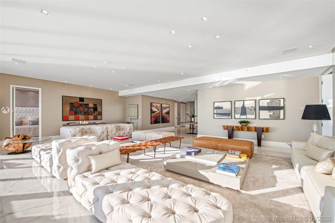 Recently Rented: $82,500 (5 beds, 7 baths, 6261 Square Feet)