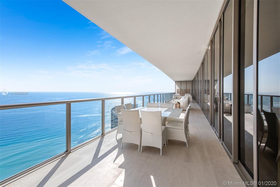 Recently Rented: $82,500 (5 beds, 7 baths, 6261 Square Feet)