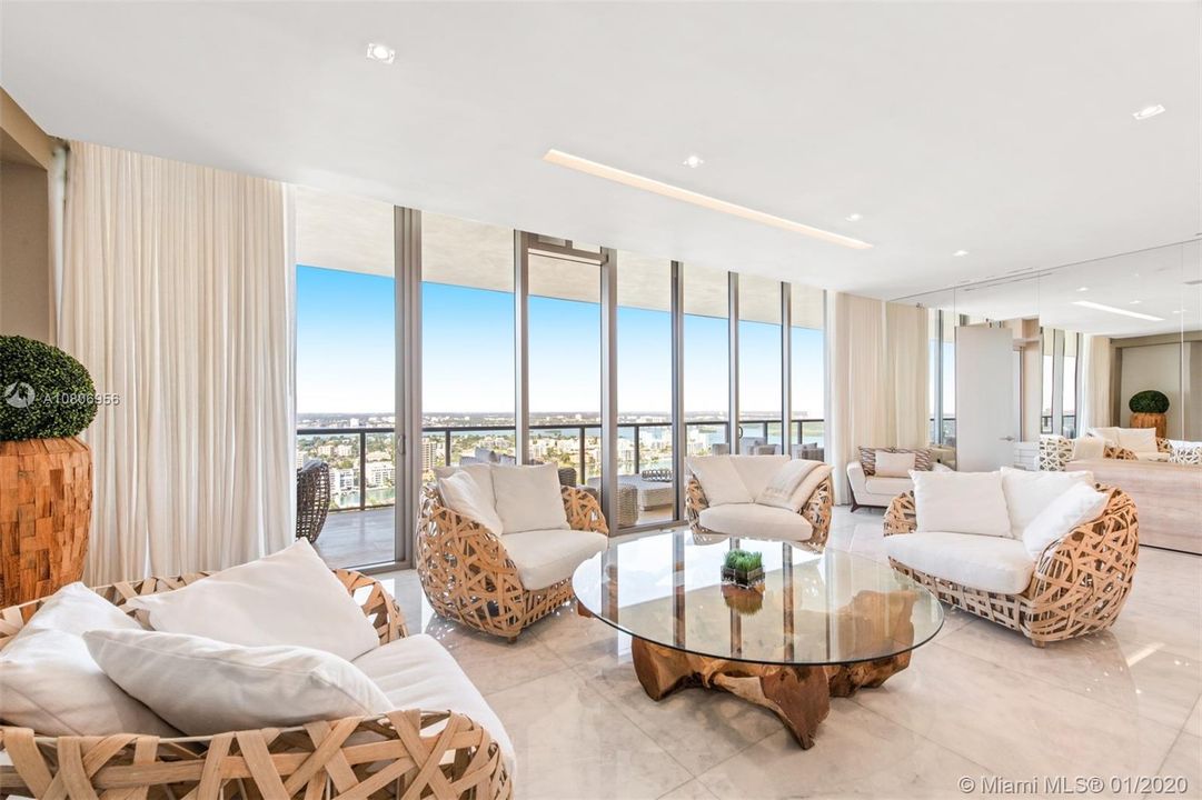 Recently Rented: $82,500 (5 beds, 7 baths, 6261 Square Feet)