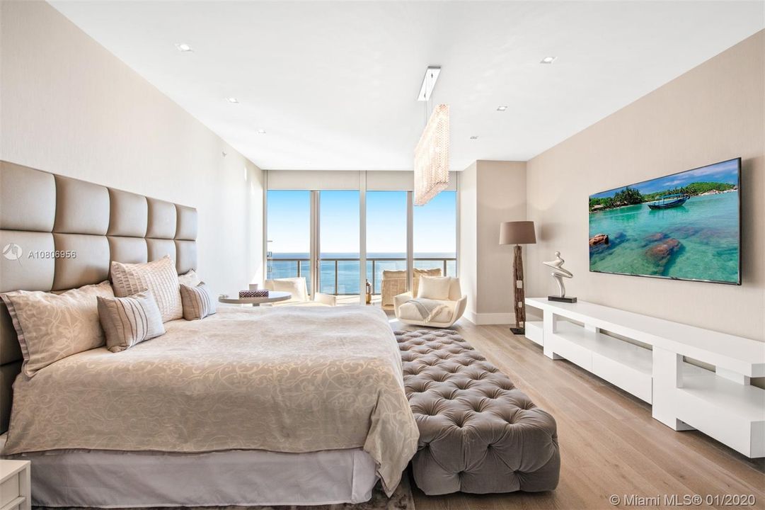 Recently Rented: $82,500 (5 beds, 7 baths, 6261 Square Feet)