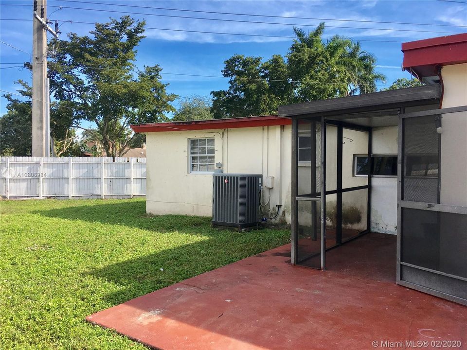 Recently Rented: $2,100 (4 beds, 3 baths, 1558 Square Feet)