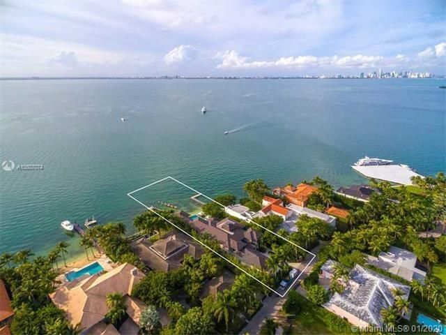 Recently Sold: $16,500,000 (7 beds, 9 baths, 10776 Square Feet)