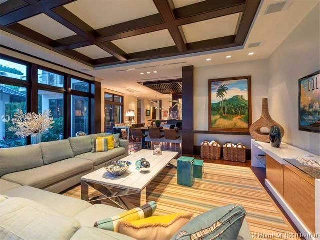 Recently Sold: $16,500,000 (7 beds, 9 baths, 10776 Square Feet)