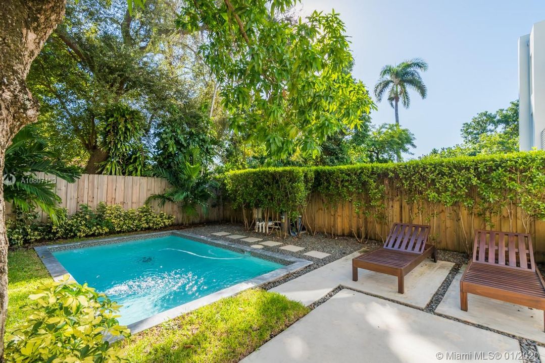 Recently Rented: $5,200 (3 beds, 3 baths, 1927 Square Feet)