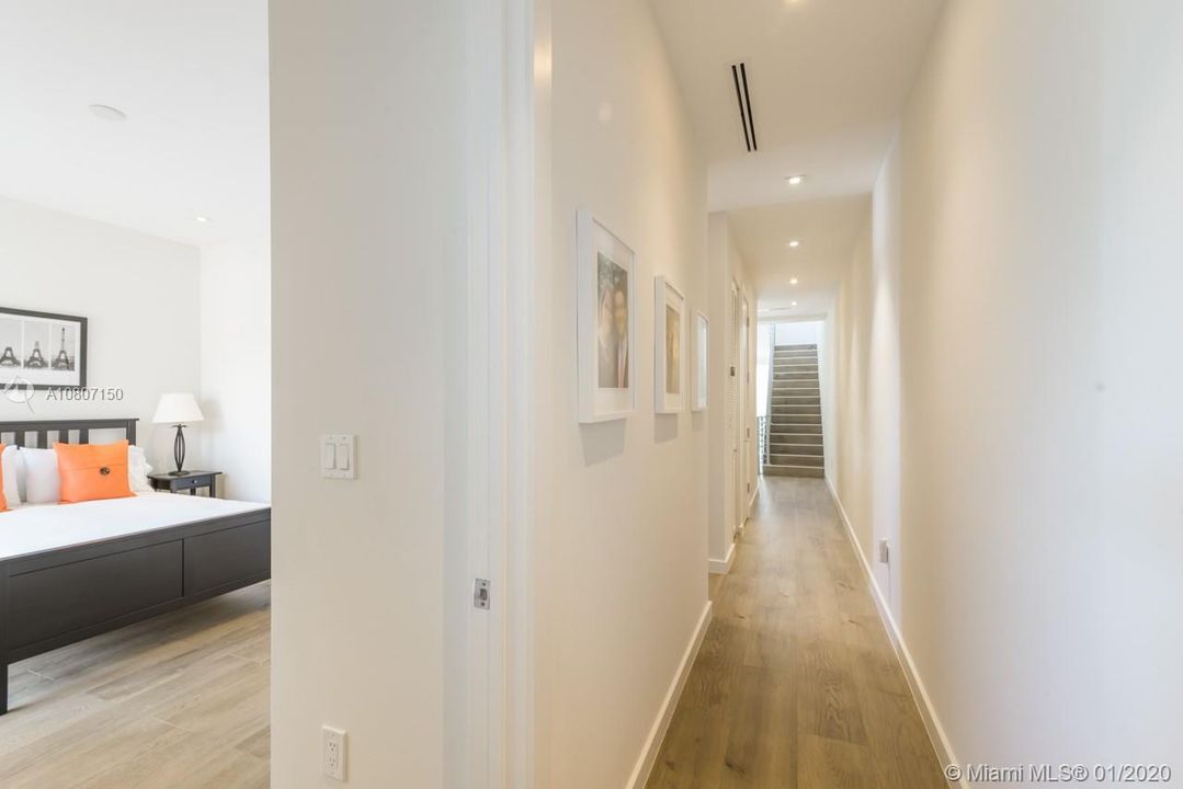 Recently Rented: $5,200 (3 beds, 3 baths, 1927 Square Feet)