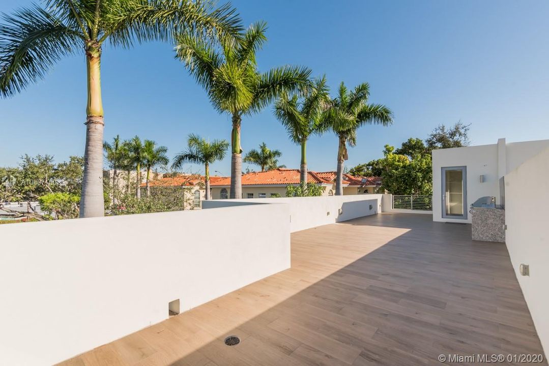 Recently Rented: $5,200 (3 beds, 3 baths, 1927 Square Feet)