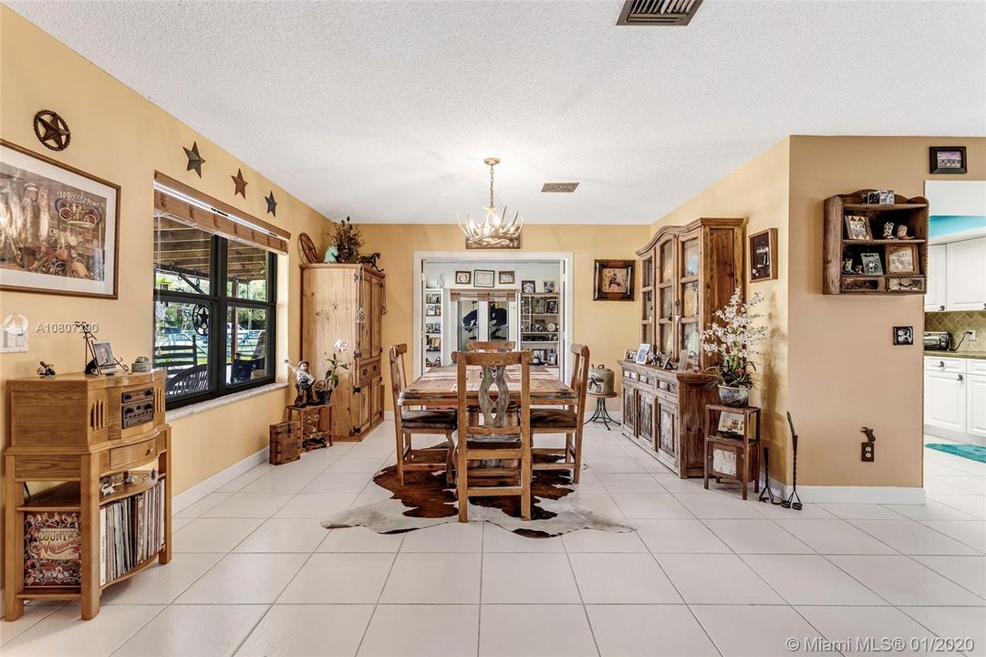 Spacious Dining Area